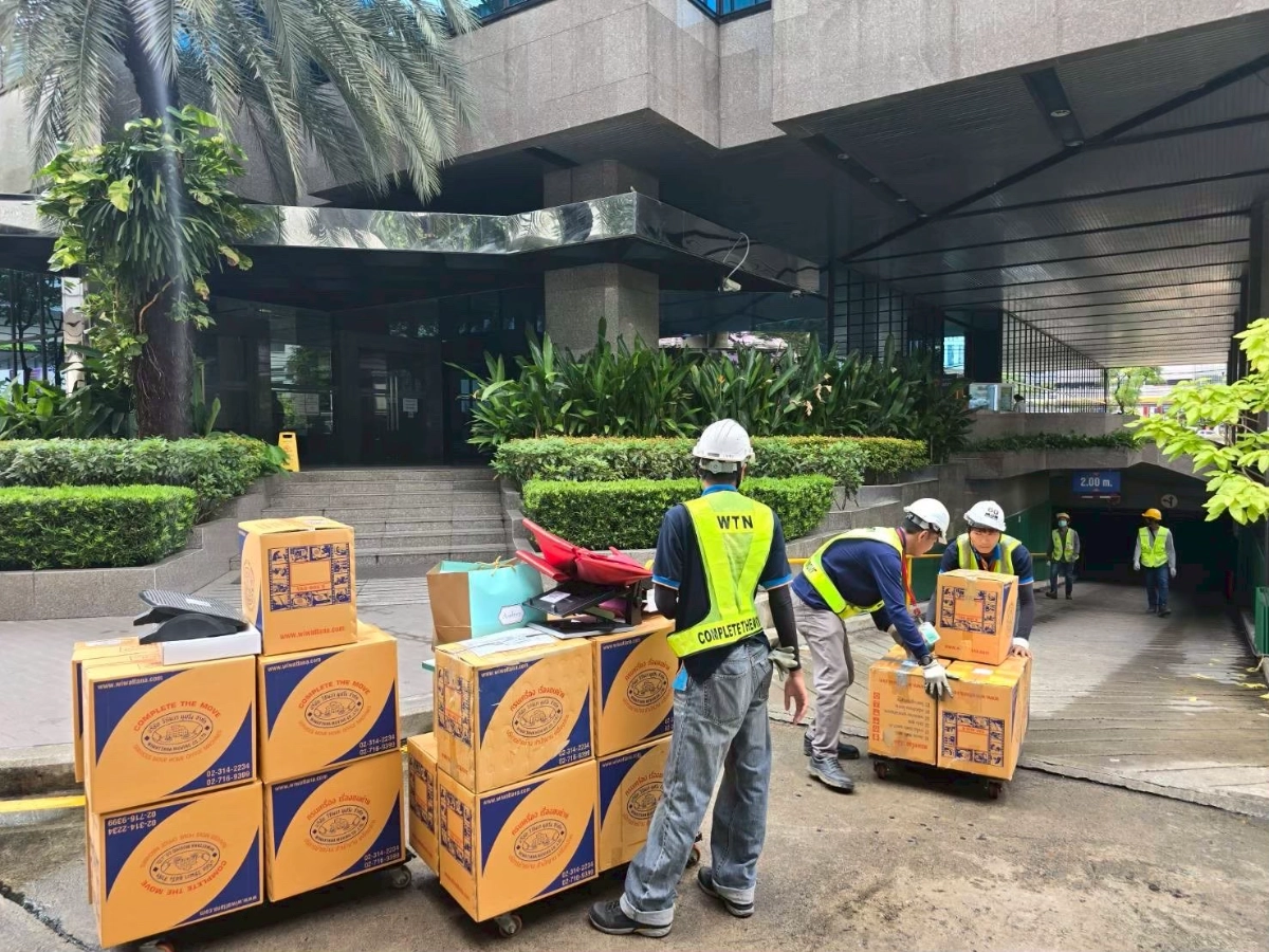 ผลงานการรื้อถอดขนย้ายประกอบติดตั้งเฟอร์นิเจอร์โต๊ะทำงาน